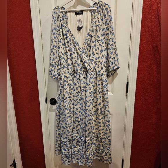 Floral Dress - Picture 4 of 7